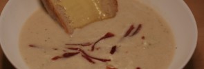 Hjemmelaget blomkålsuppe: Enkelt, raskt og perfekt som lunsj, middag, eller kveldssnack